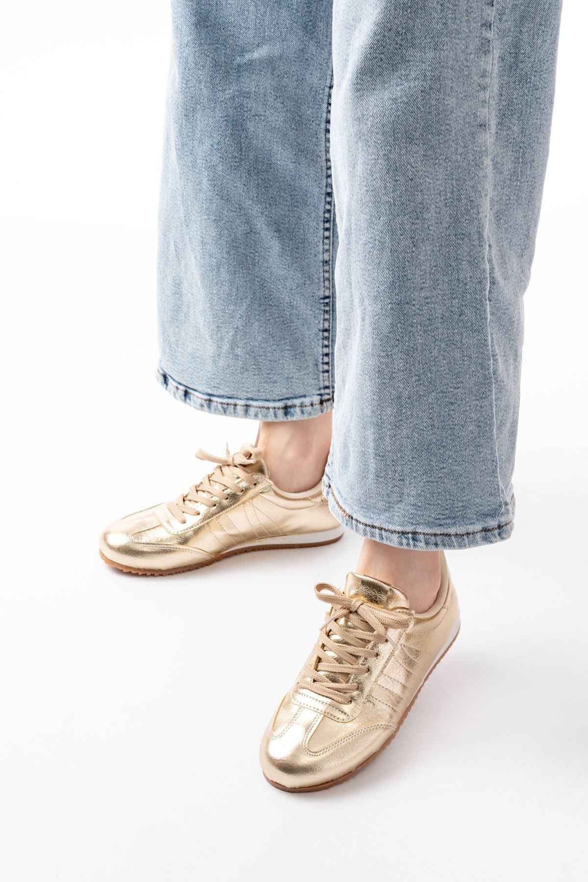 Ayakkabı Aşkı M-1009 Gold Rugan Bağcıklı Günlük Kadın Spor