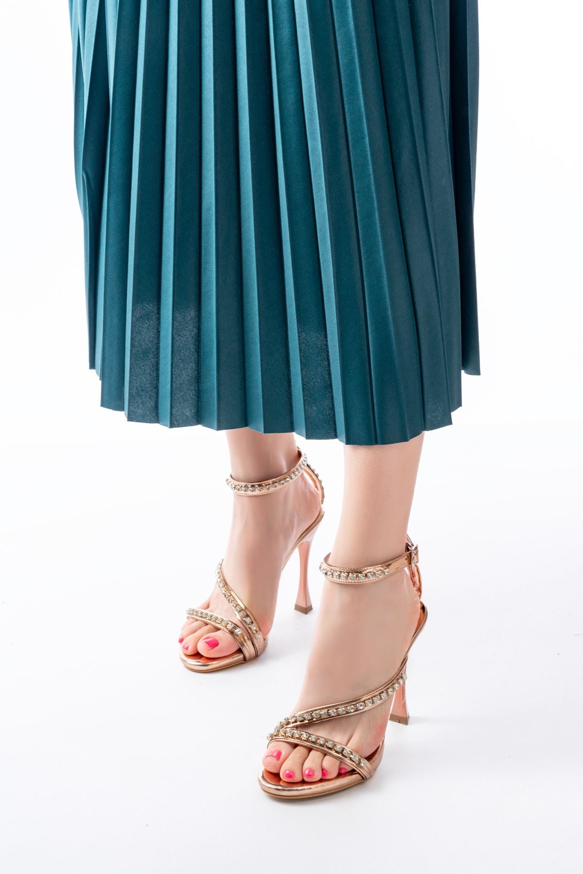 Ayakkabı Aşkı Rose Taşlı Vivet Platformlu Topuklu Kadın Ayakkabı - Ayakkabı Aşkı