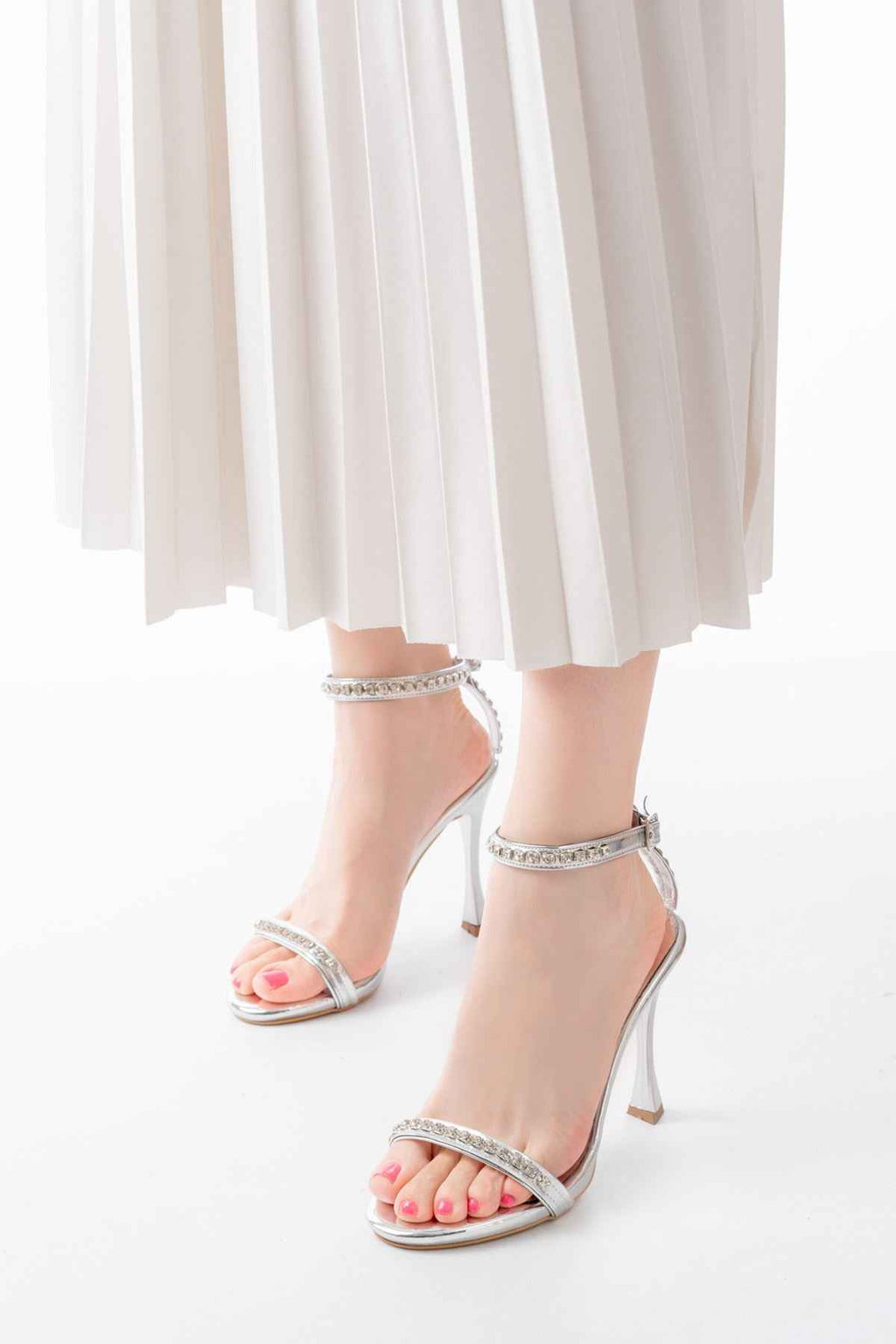 Ayakkabı Aşkı  A-30 Gümüş Taş Aksesuarlı Platformlu Topuklu Kadın Terlik