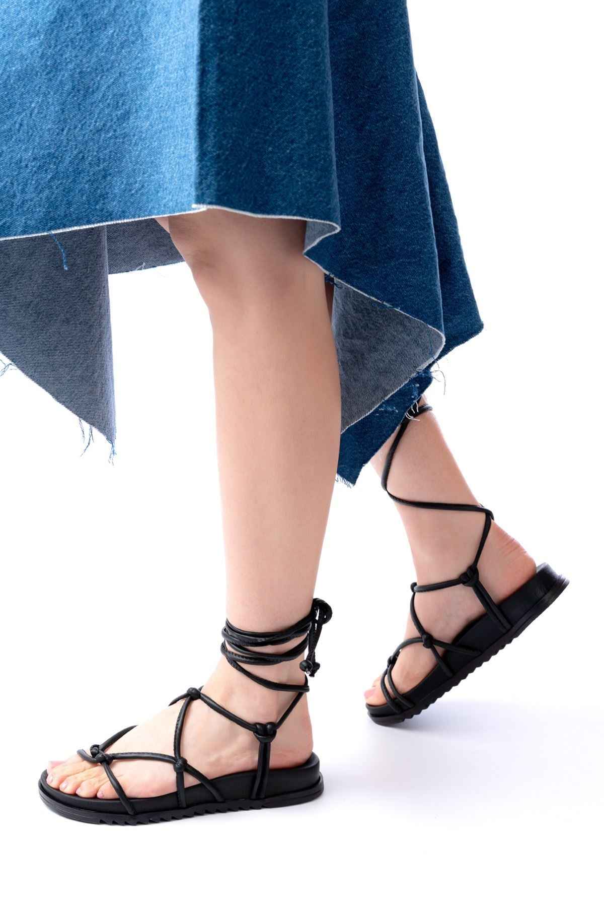 Ayakkabı Aşkı 1001-1001 Siyah Bilekten Bağcıklı Kadın Sandalet