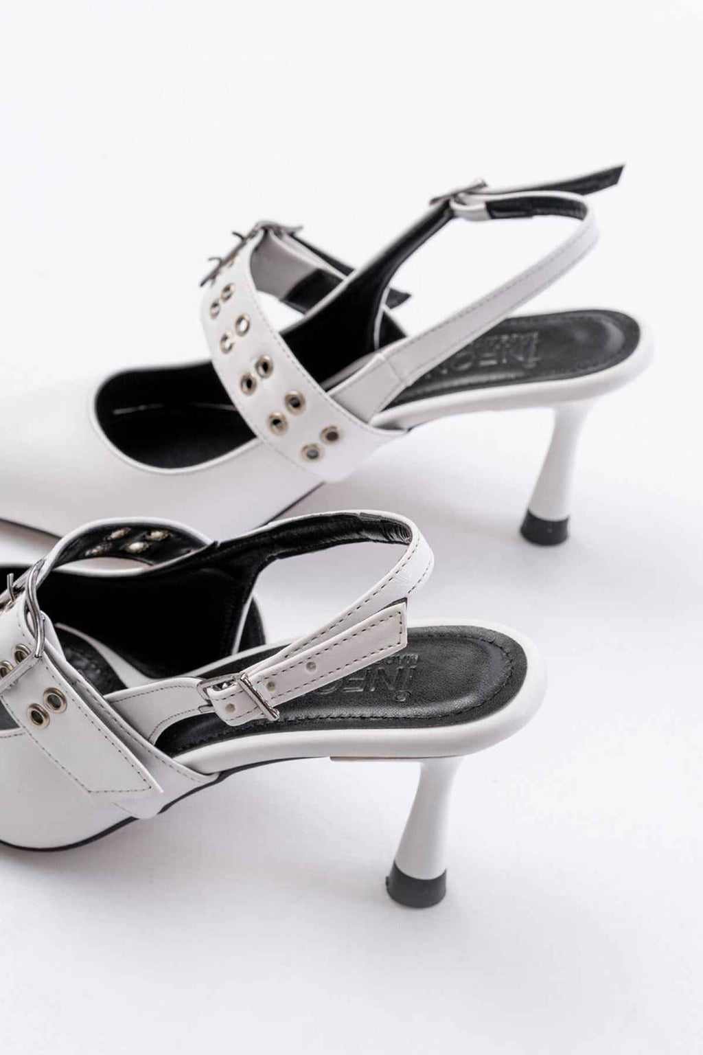 Ayakkabı Aşkı Inf-260 Beyaz Günlük Arkası Açık Baret Tokalı Topuklu Bayan Ayakkabı