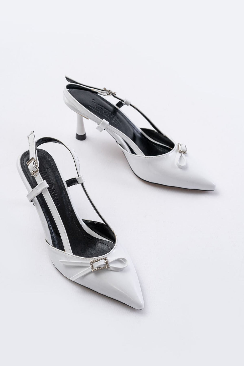 Ayakkabı Aşkı İNF-23 Beyaz Rugan Günlük Arkası Açık Fiyonklu Topuklu Bayan Ayakkabı - Ayakkabı Aşkı
