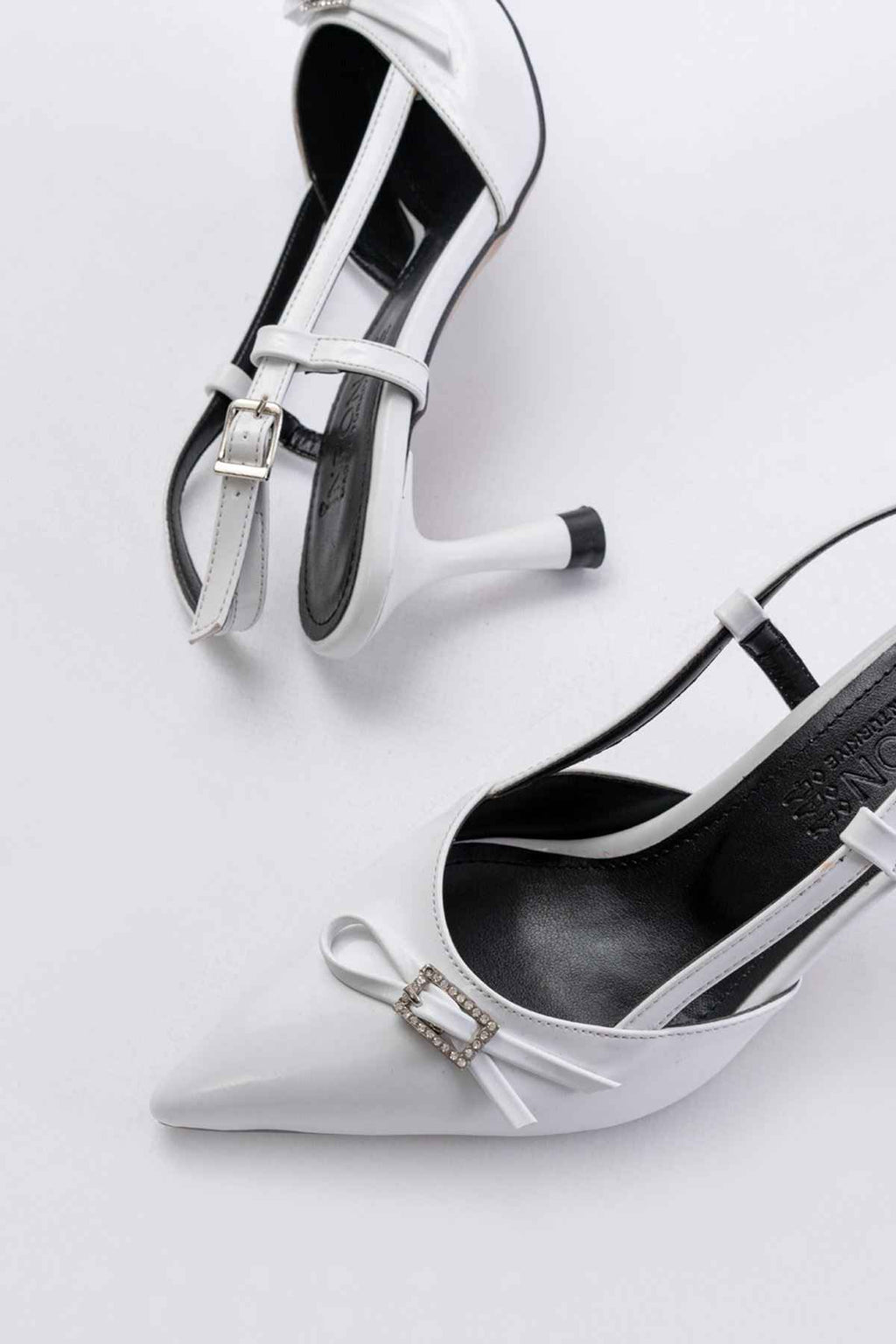 Ayakkabı Aşkı Inf-2300 Beyaz Rugan Günlük Arkası Açık Fiyonklu Topuklu Bayan Ayakkabı