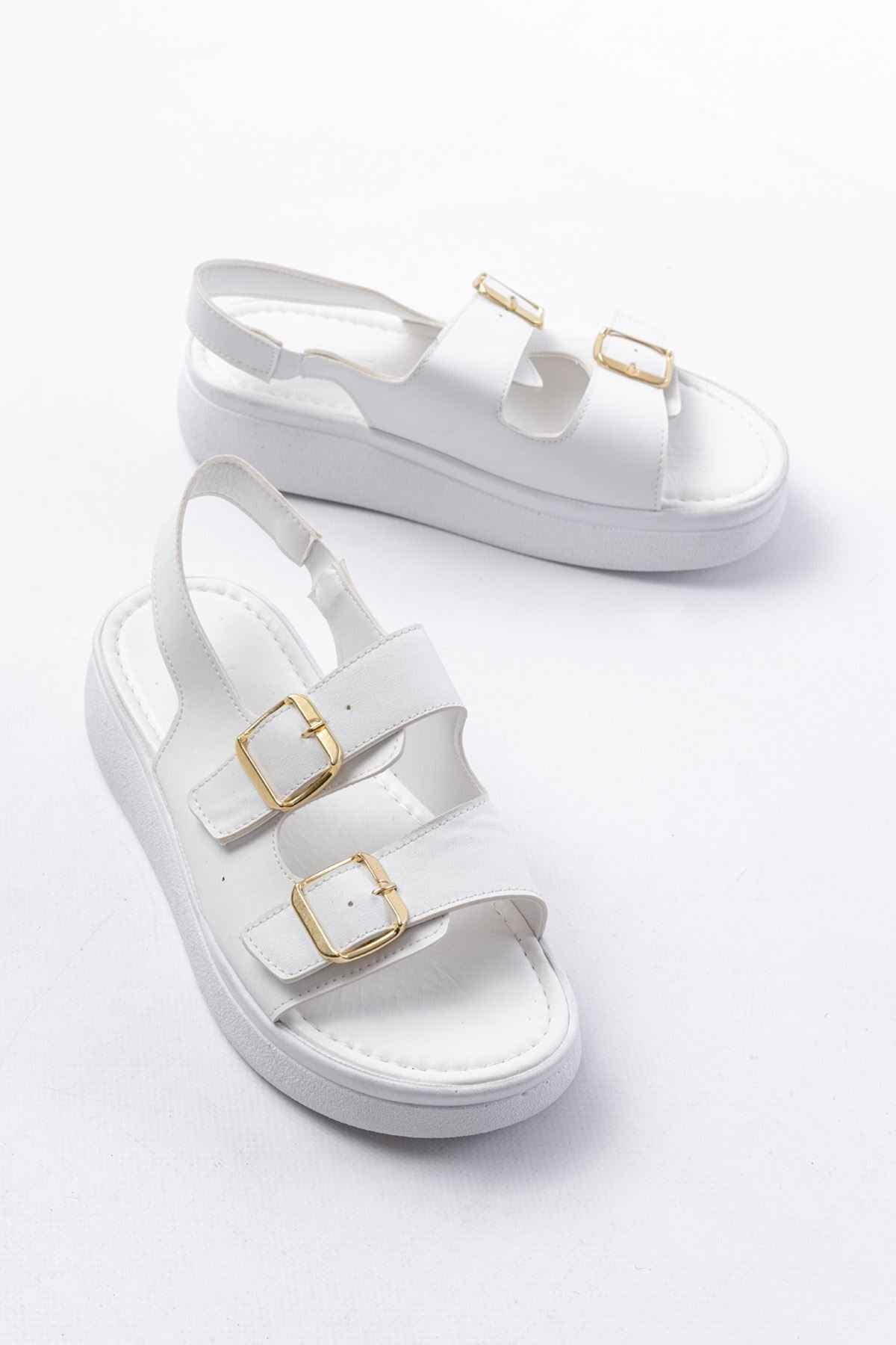 Ayakkabı Aşkı 24413-572 Beyaz Günlük Dolgu Topuk Toka Aksesuarlı Kadın Sandalet