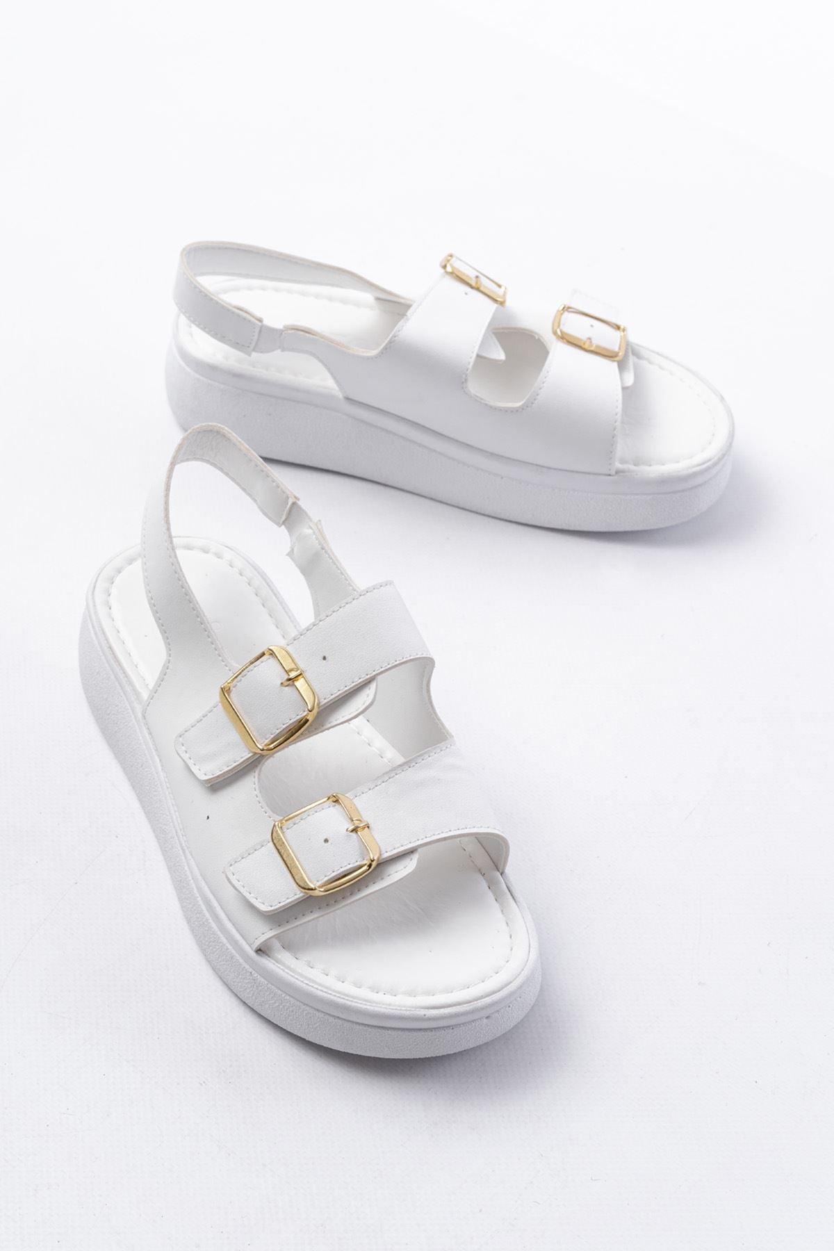 Ayakkabı Aşkı Beyaz Günlük Dolgu Topuk Toka Aksesuarlı Kadın Sandalet - Ayakkabı Aşkı