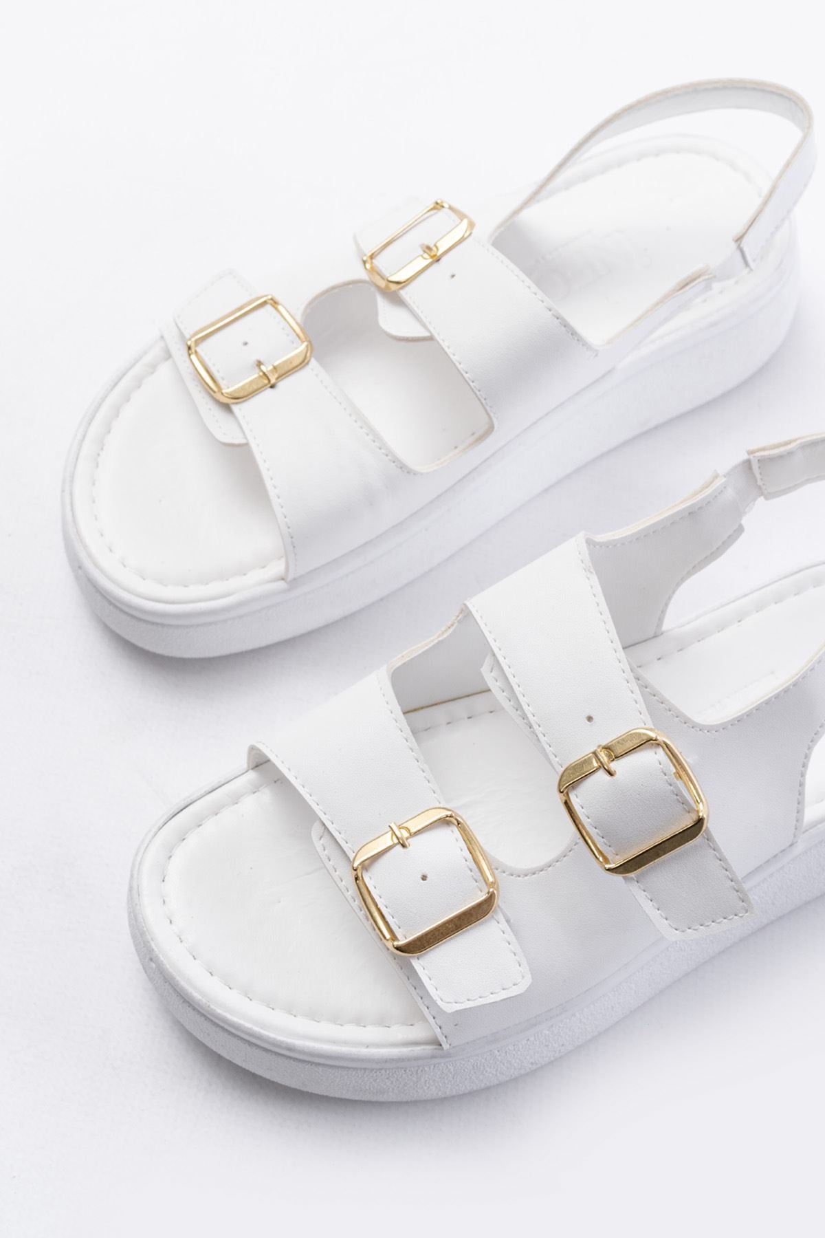 Ayakkabı Aşkı Beyaz Günlük Dolgu Topuk Toka Aksesuarlı Kadın Sandalet - Ayakkabı Aşkı