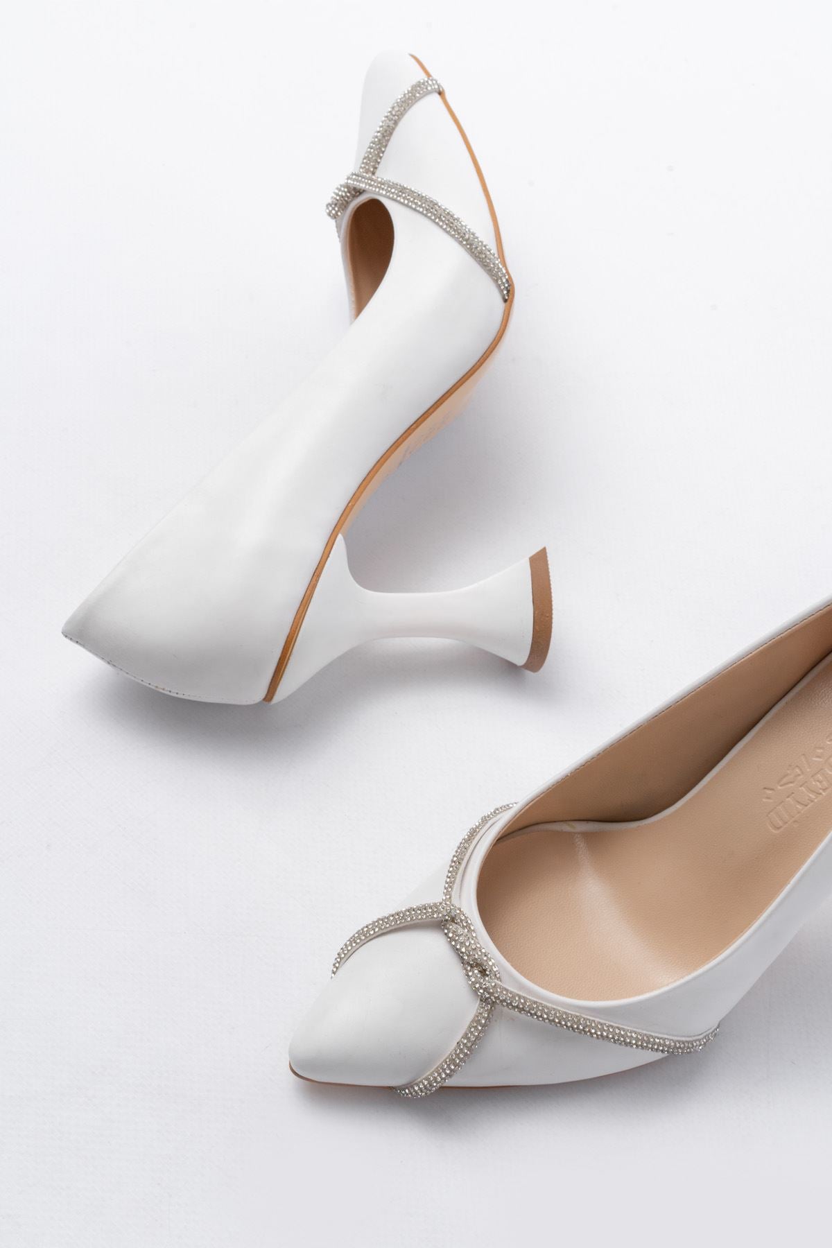 Ayakkabı Aşkı Beyaz Günlük Sarmal Taşlı Topuklu Kadın Ayakkabı - Ayakkabı Aşkı