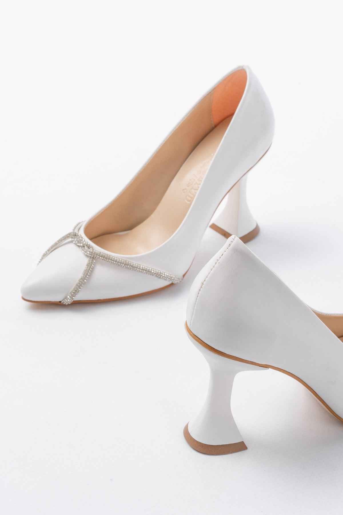 Ayakkabı Aşkı  K-10 Beyaz Günlük Sarmal Taşlı Topuklu Kadın Ayakkabı