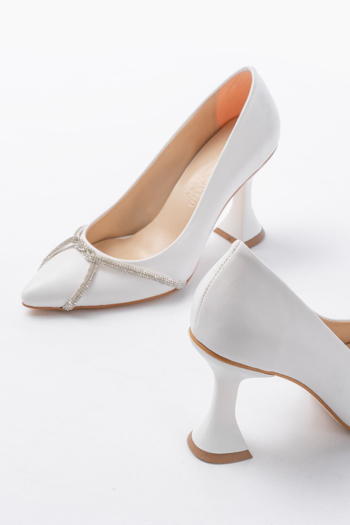 Ayakkabı Aşkı Beyaz Günlük Sarmal Taşlı Topuklu Kadın Ayakkabı