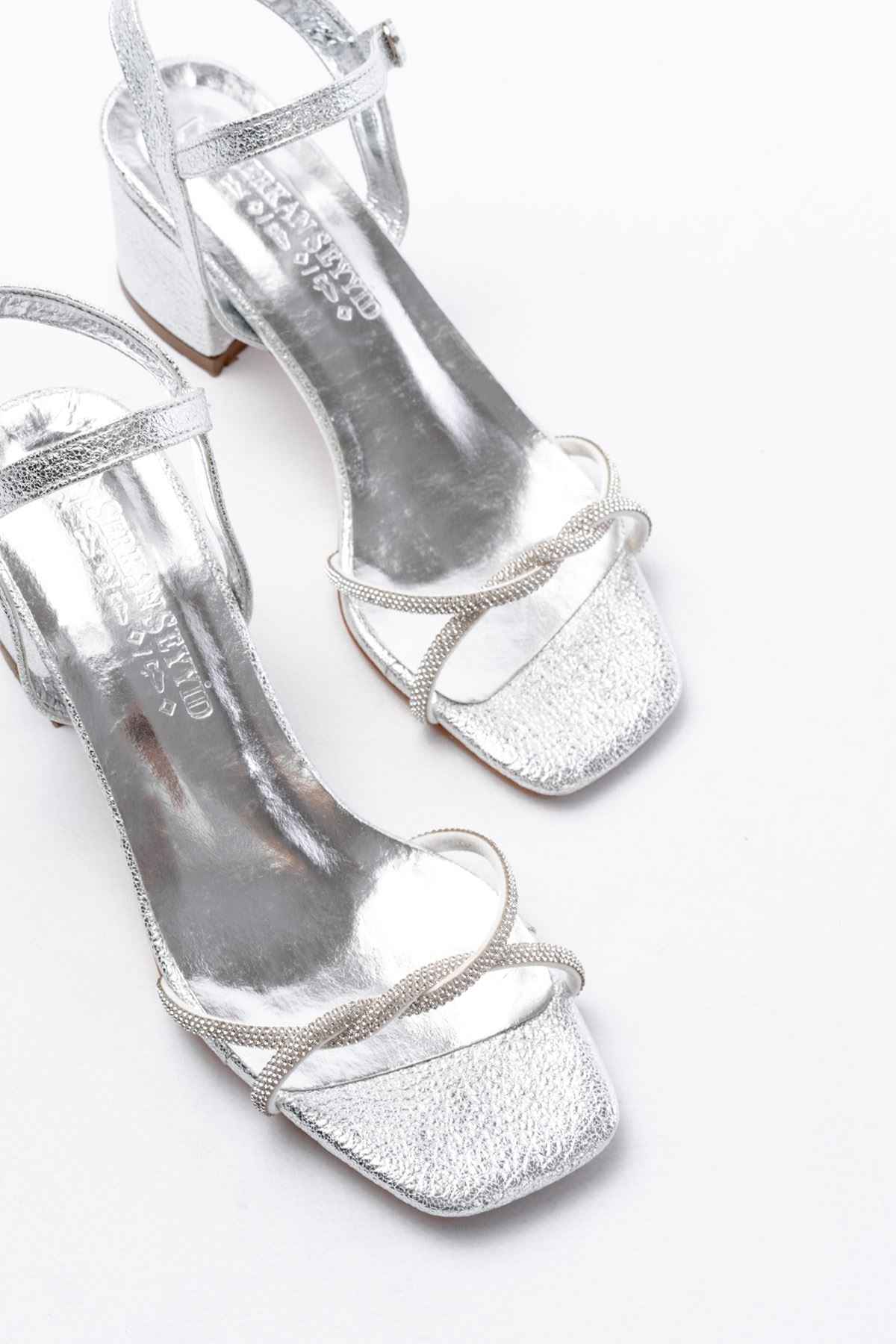 Ayakkabı Aşkı K-888 Kadın Gümüş Ince Sarmal Bantlı Topuklu Ayakkabı