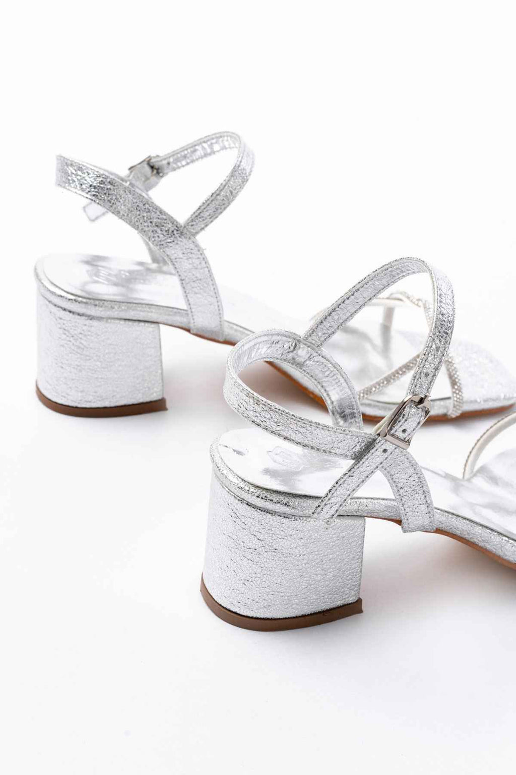 Ayakkabı Aşkı K-888 Kadın Gümüş Ince Sarmal Bantlı Topuklu Ayakkabı