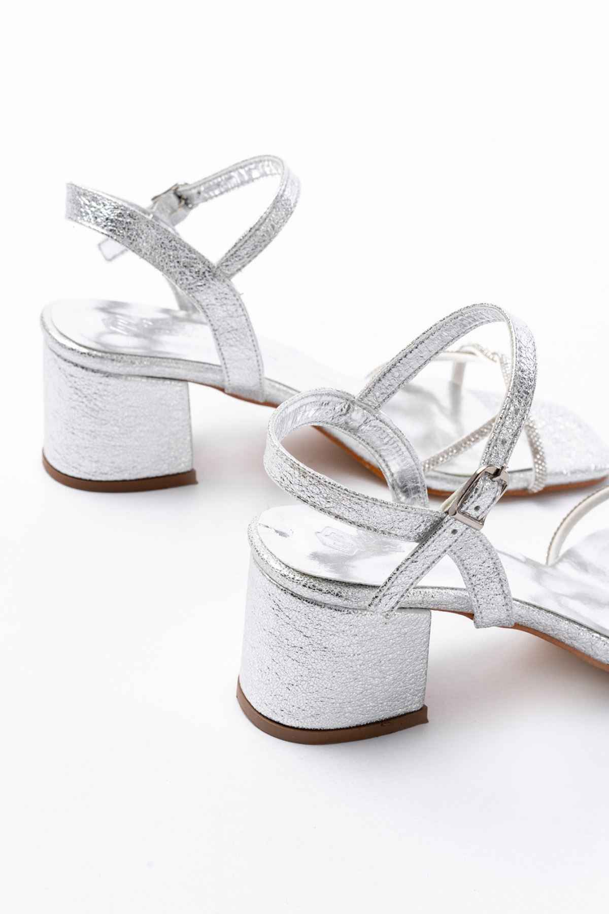 Ayakkabı Aşkı K-888 Kadın Gümüş Ince Sarmal Bantlı Topuklu Ayakkabı