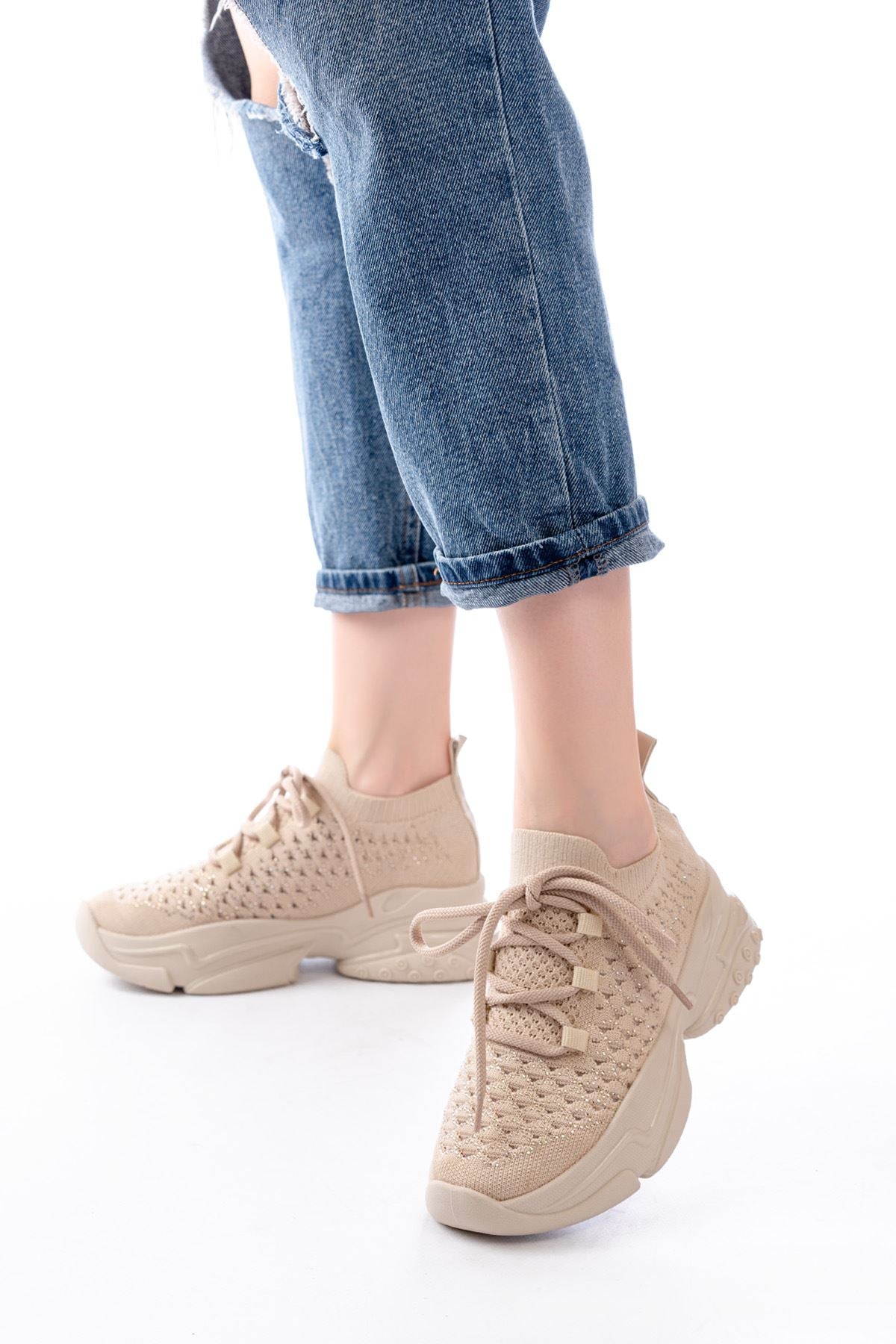 Ayakkabı Aşkı Bej Günlük Bağcıklı Fileli Taş Aksesuarlı Kadın Spor Ayakkabı - Ayakkabı Aşkı
