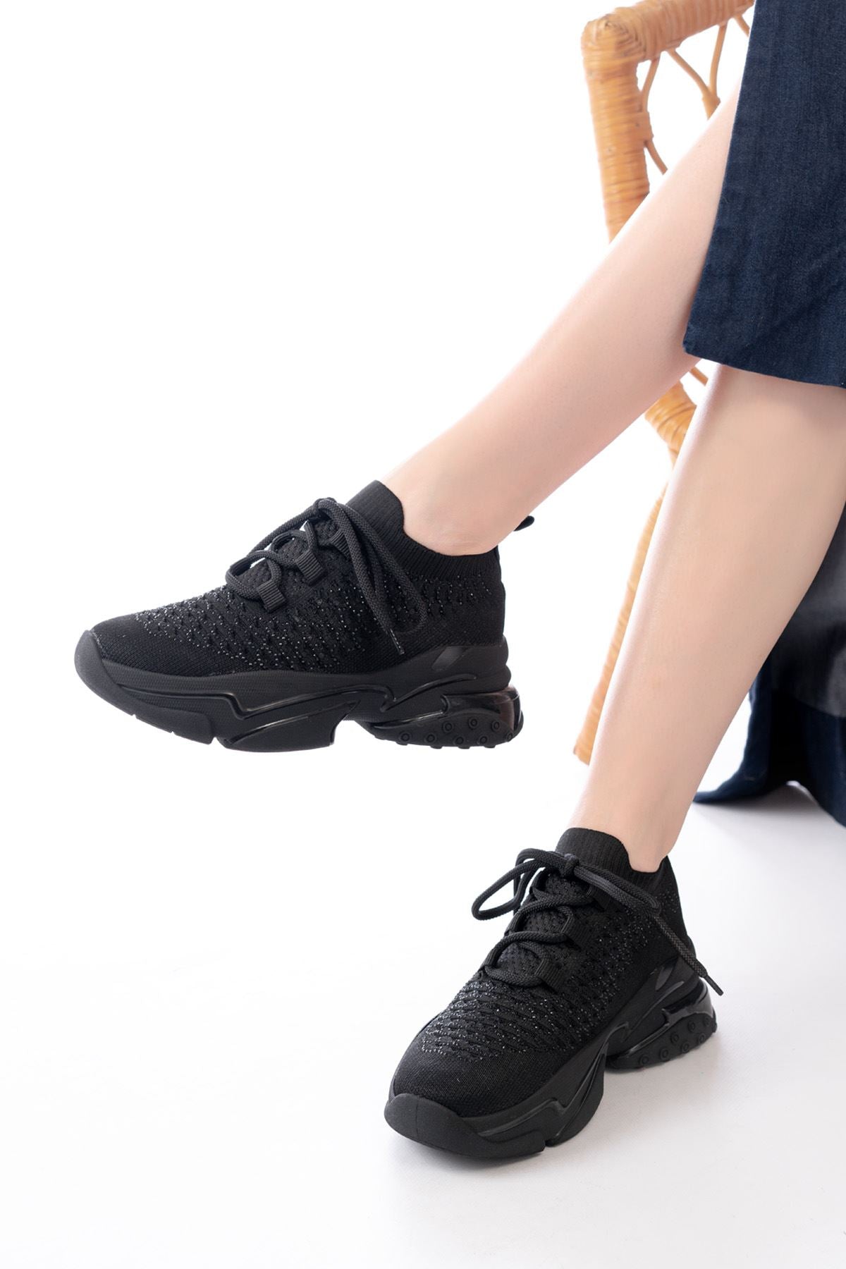 Ayakkabı Aşkı Siyah Günlük Bağcıklı Fileli Taş Aksesuarlı Kadın Spor Ayakkabı