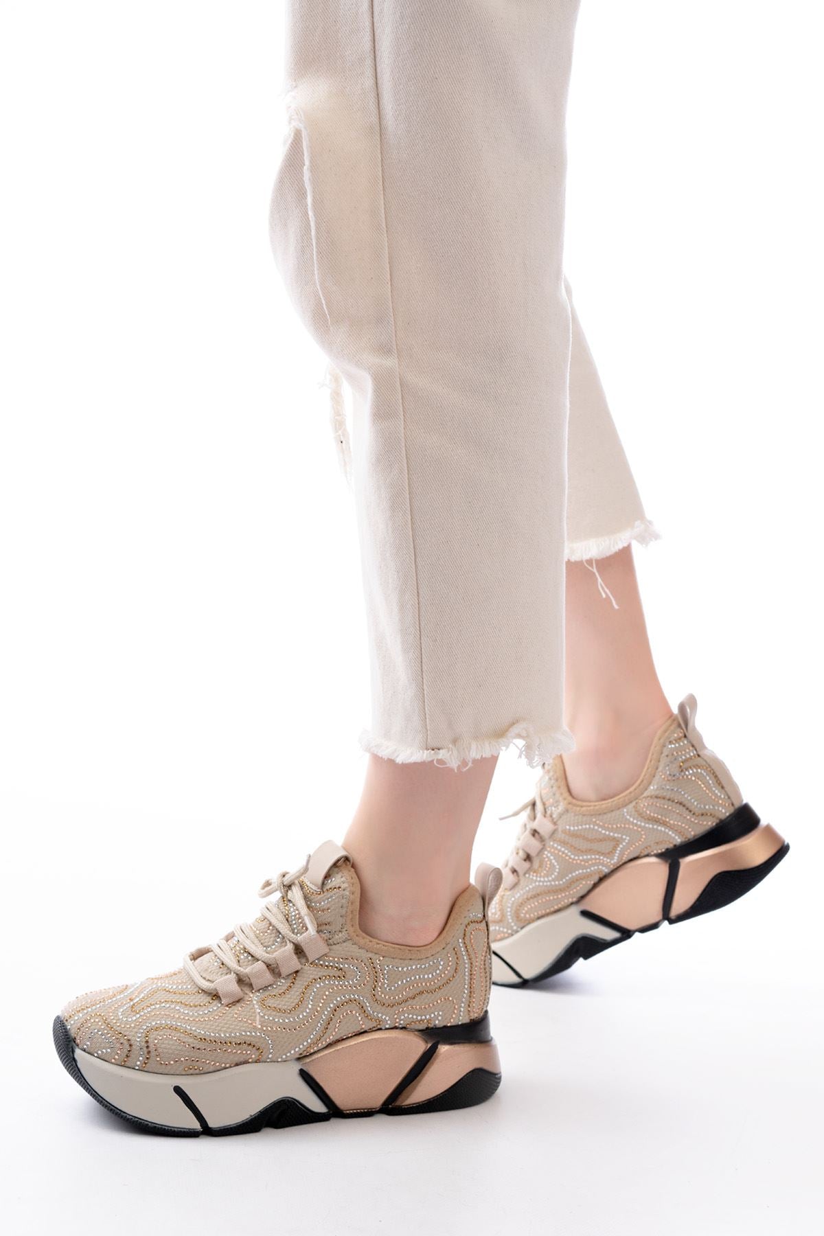 Ayakkabı Aşkı Bej Bağcıklı Fileli Taşlı Renkli Taban Günlük Kadın Spor