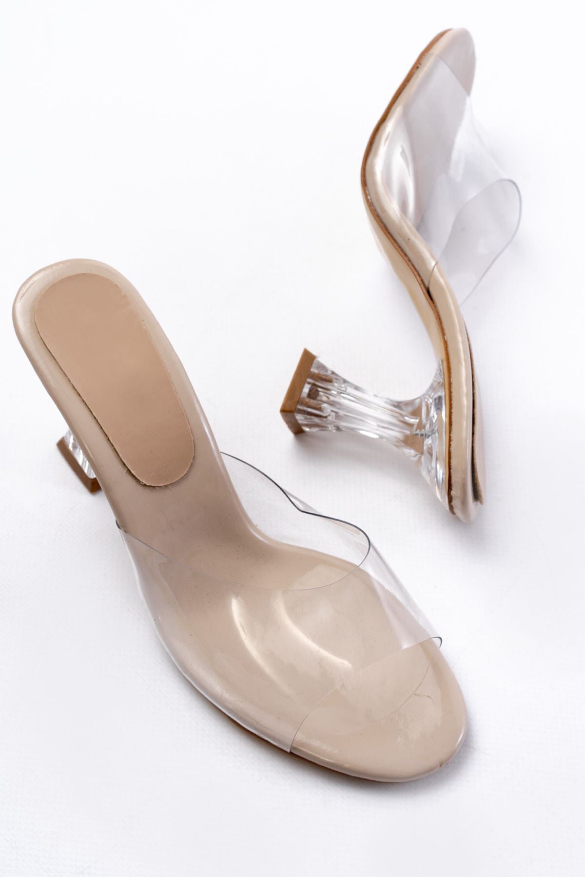 Ayakkabı Aşkı Bej Rugan Şeffaf Bantlı Şeffaf Topuklu Yuvarlak Burunlu Kadın Terlik - Ayakkabı Aşkı