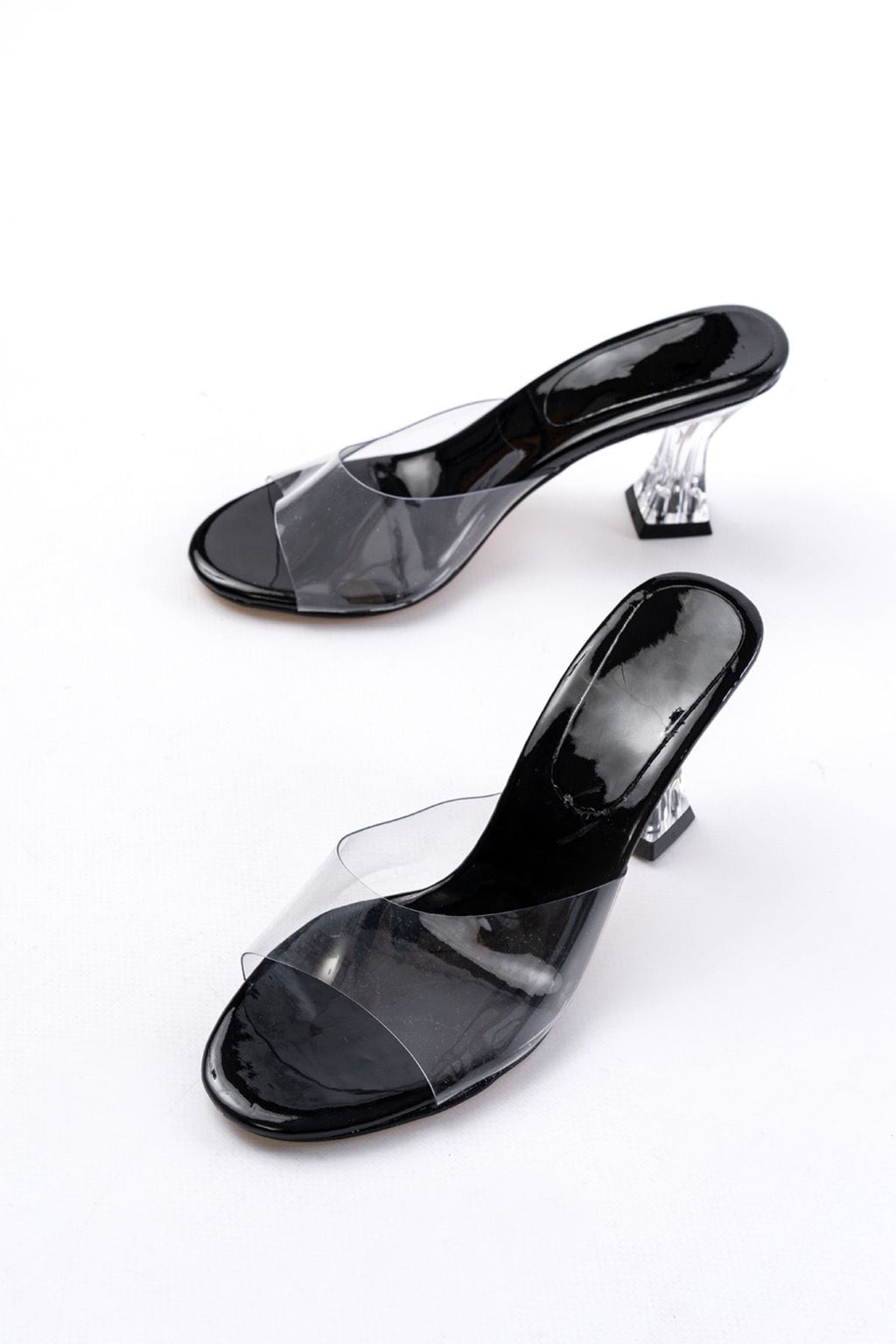 Ayakkabı Aşkı Siyah Rugan Şeffaf Bantlı Şeffaf Topuklu Yuvarlak Burunlu Kadın Terlik