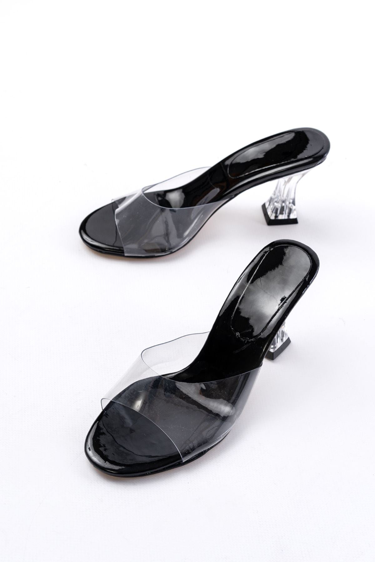 Ayakkabı Aşkı Siyah Rugan Şeffaf Bantlı Şeffaf Topuklu Yuvarlak Burunlu Kadın Terlik