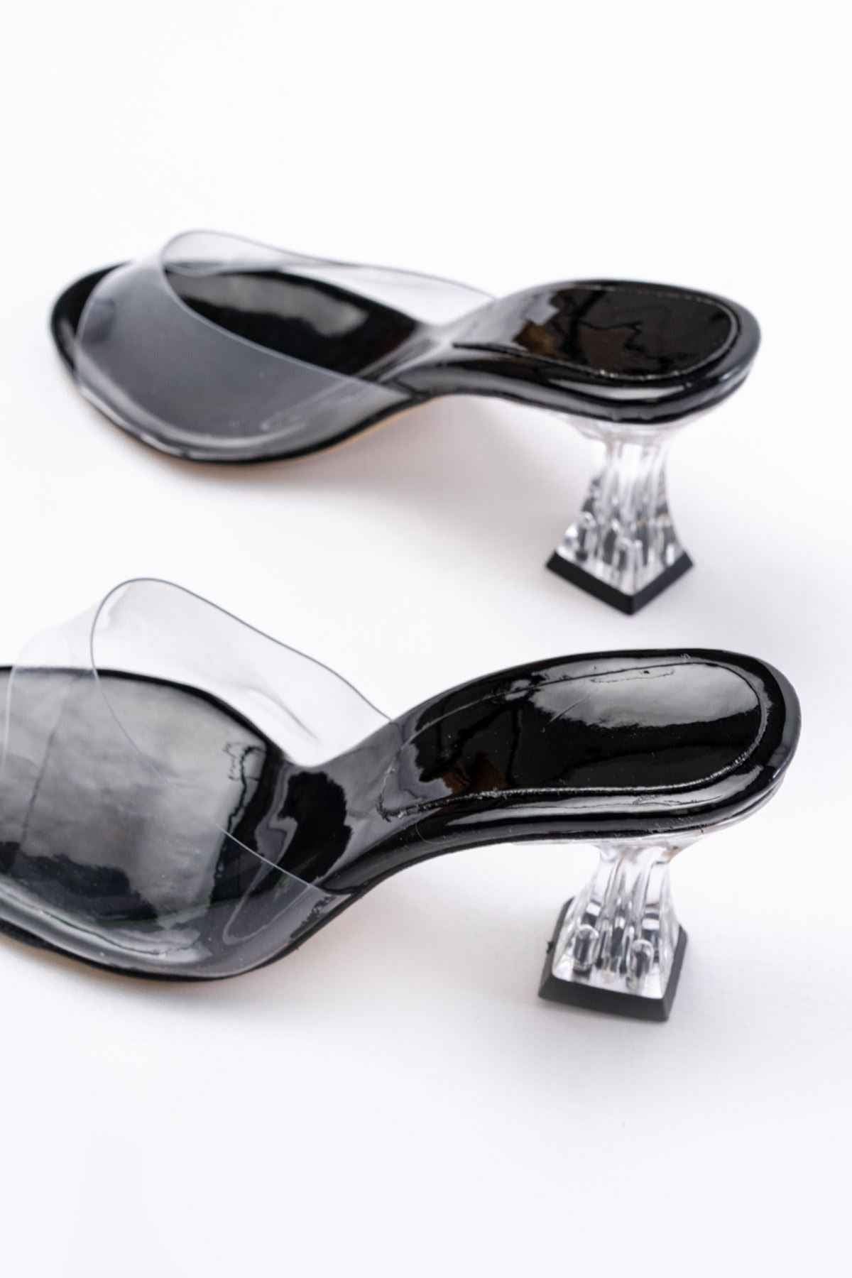 Ayakkabı Aşkı S-619 Siyah Rugan Şeffaf Bantlı Şeffaf Topuklu Yuvarlak Burunlu Kadın Terlik