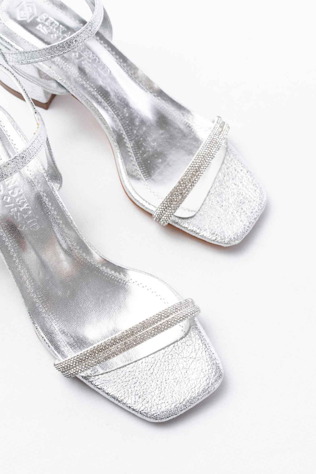 Ayakkabı Aşkı S-890 Gümüş Çift Bantlı Taşlı Kalın Topuklu Kadın Ayakkabı