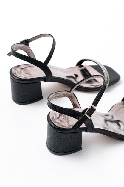 S-890 Siyah Çift Bantlı Taşlı Kalın Topuklu Kadın Ayakkabı - Siyah