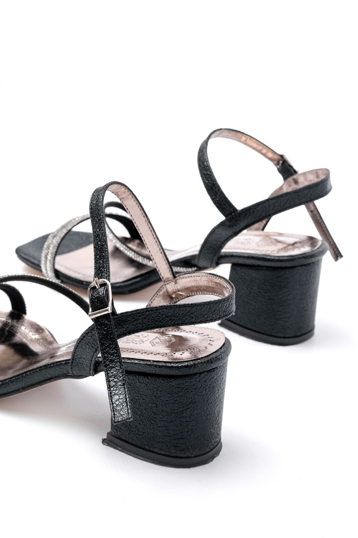 Ayakkabı Aşkı Siyah Bantlı Taşlı Kalın Şeffaf Topuklu Kadın Ayakkabı