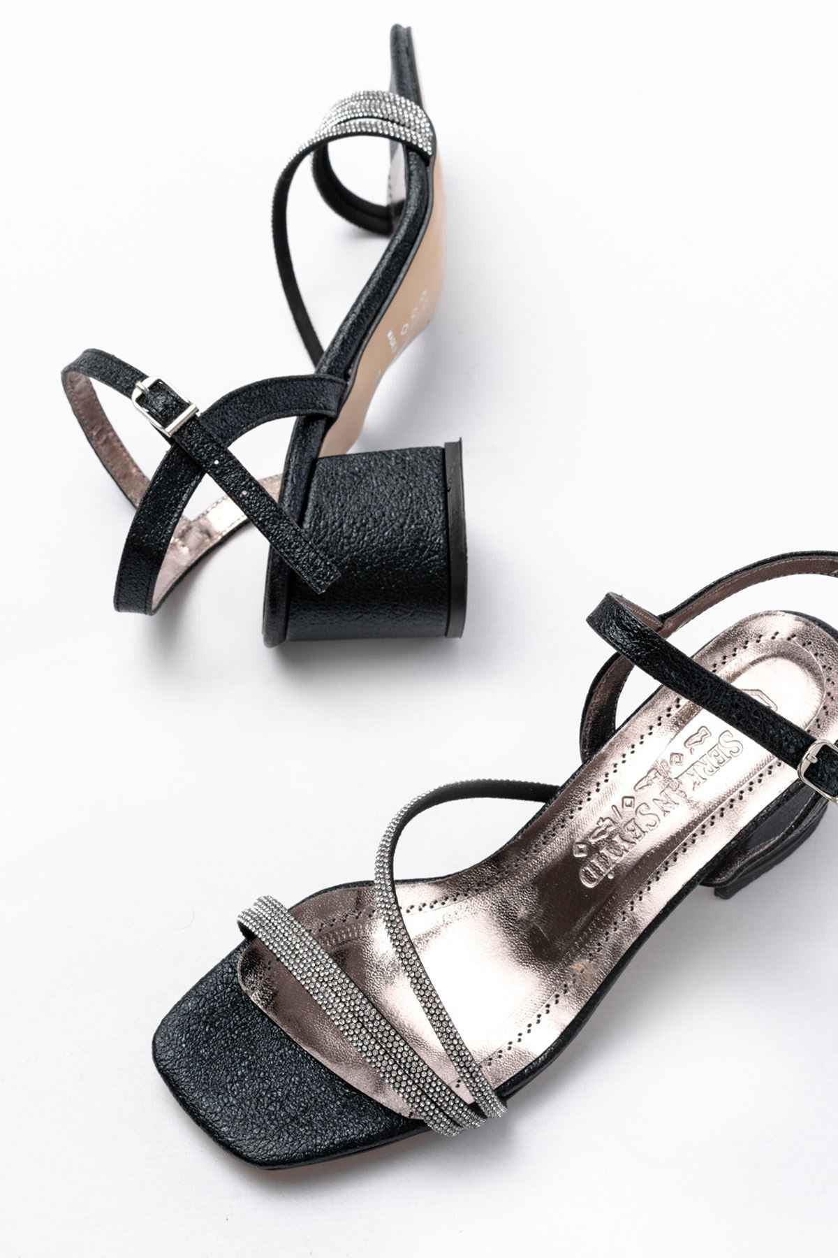 Ayakkabı Aşkı  S-900  Siyah Bantlı Taşlı Kalın Şeffaf Topuklu Kadın Ayakkabı