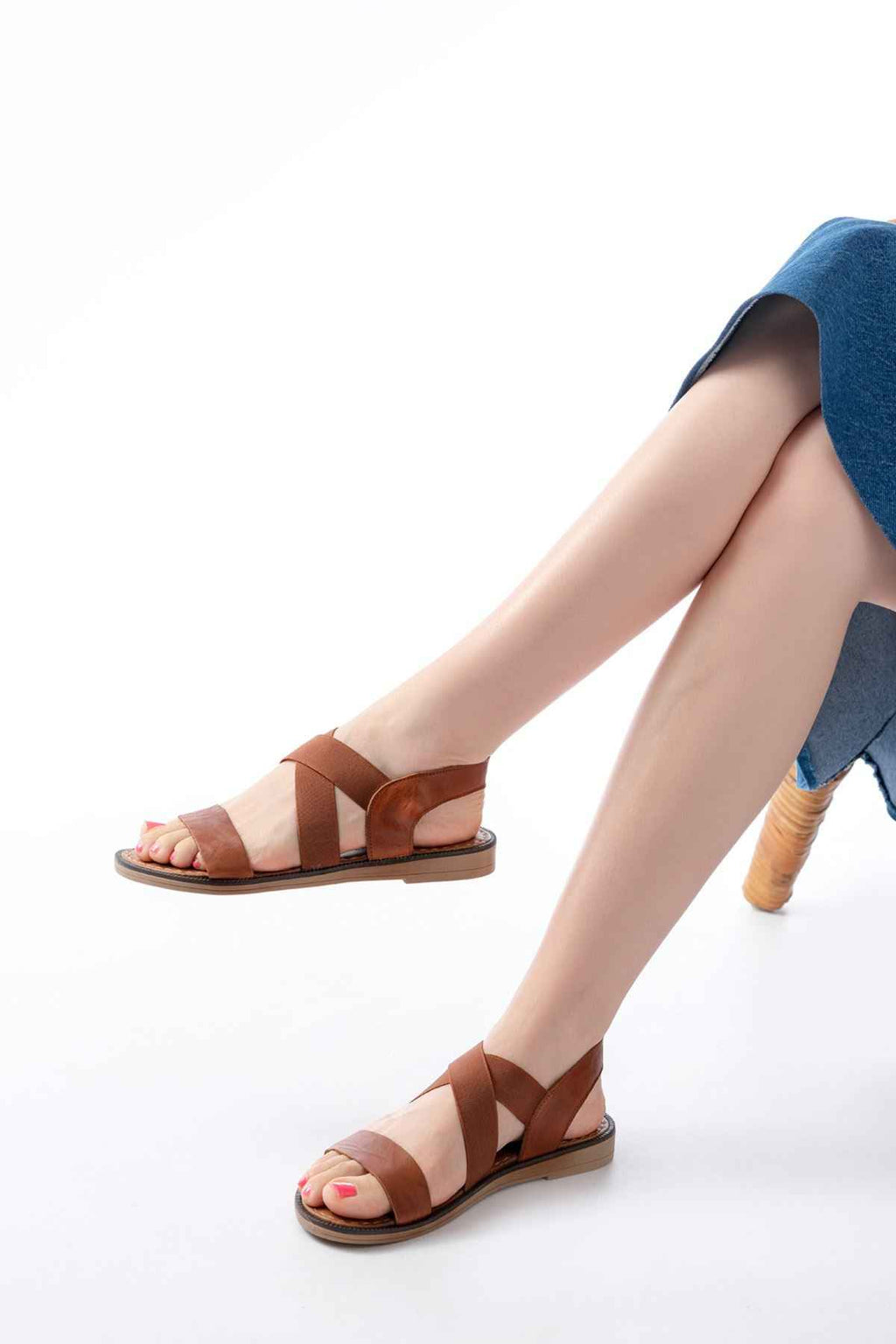 Ayakkabı Aşkı 205-04 Taba Tek Bantlı Lastikli Hakiki Deri Ortopedik Taban Kadın Sandalet
