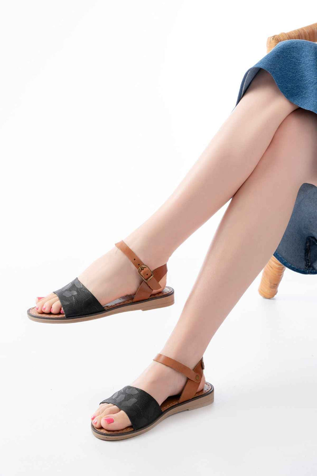 Ayakkabı Aşkı 205-012 Siyah Ortopedik Hakiki Deri Kadın Sandalet