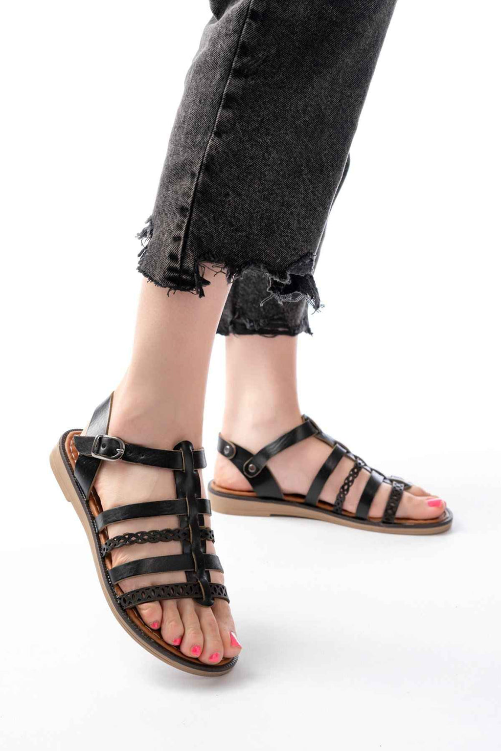 Ayakkabı Aşkı 205-014 Siyah Lazerli Kesim Hakiki Deri Ortopedik Taban Günlük Kadın Sandalet