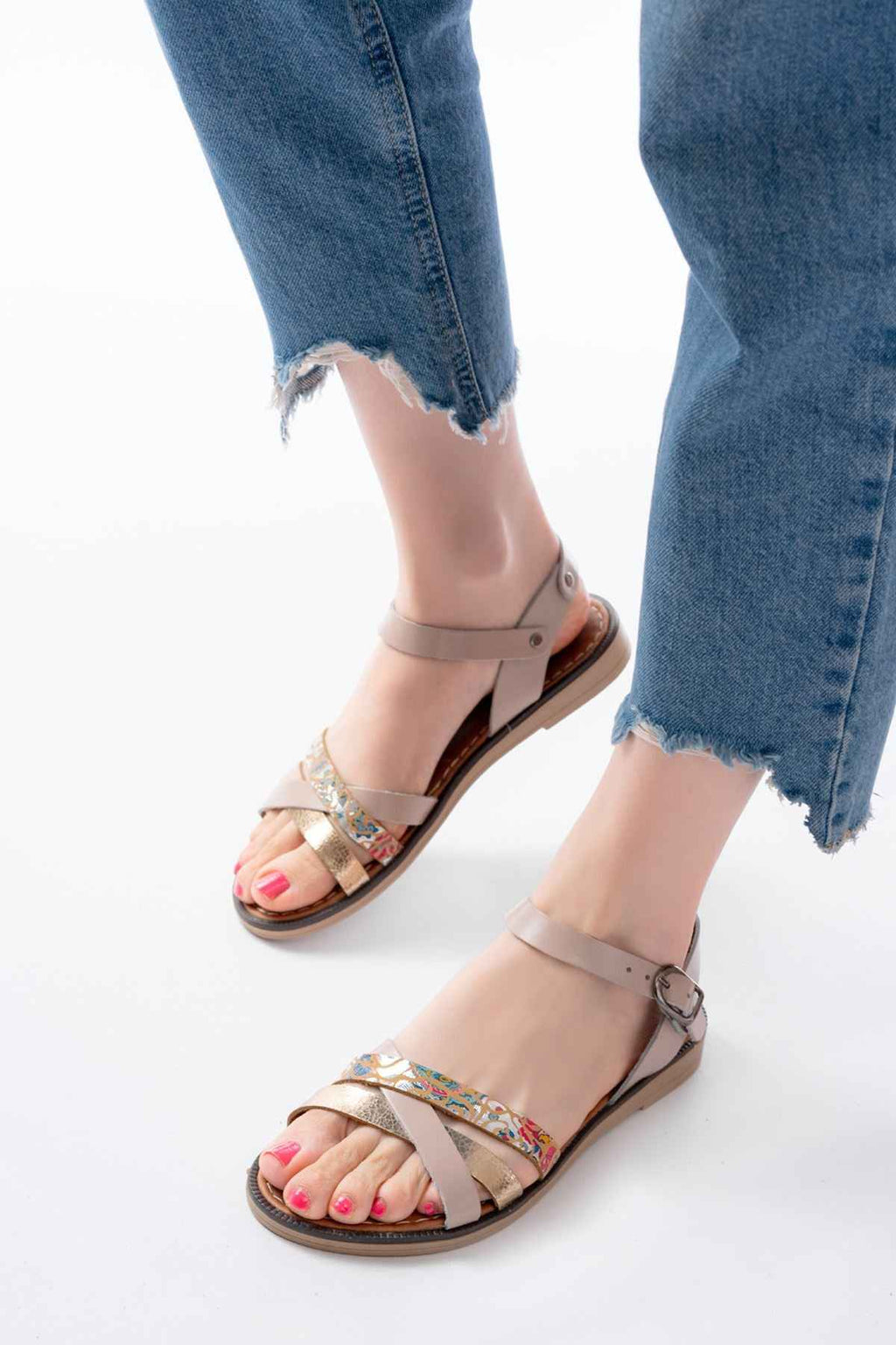 Ayakkabı Aşkı 205-015 Bej Garni Ortopedik Hakiki Deri Kadın Sandalet