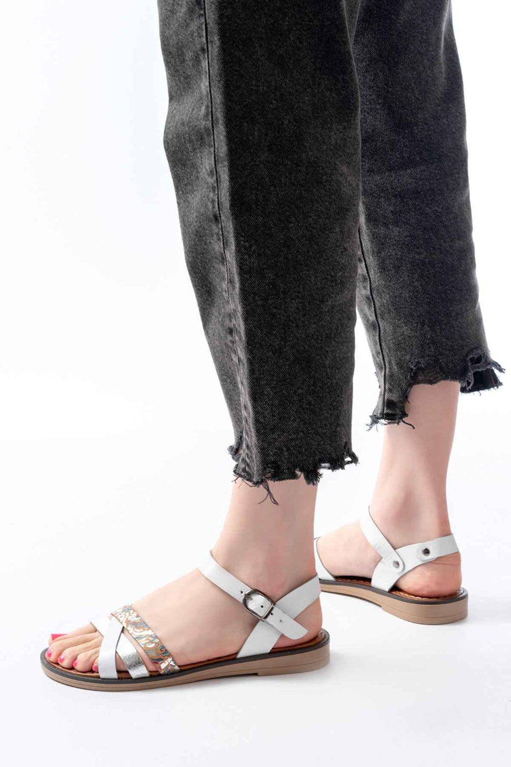 Ayakkabı Aşkı 205-015 Beyaz Garni Ortopedik Hakiki Deri Kadın Sandalet