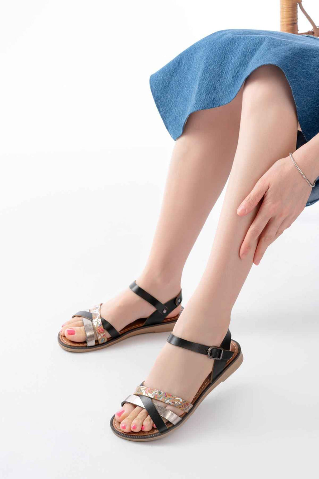 Ayakkabı Aşkı 205-015 Siyah Garni Ortopedik Hakiki Deri  Kadın Sandalet