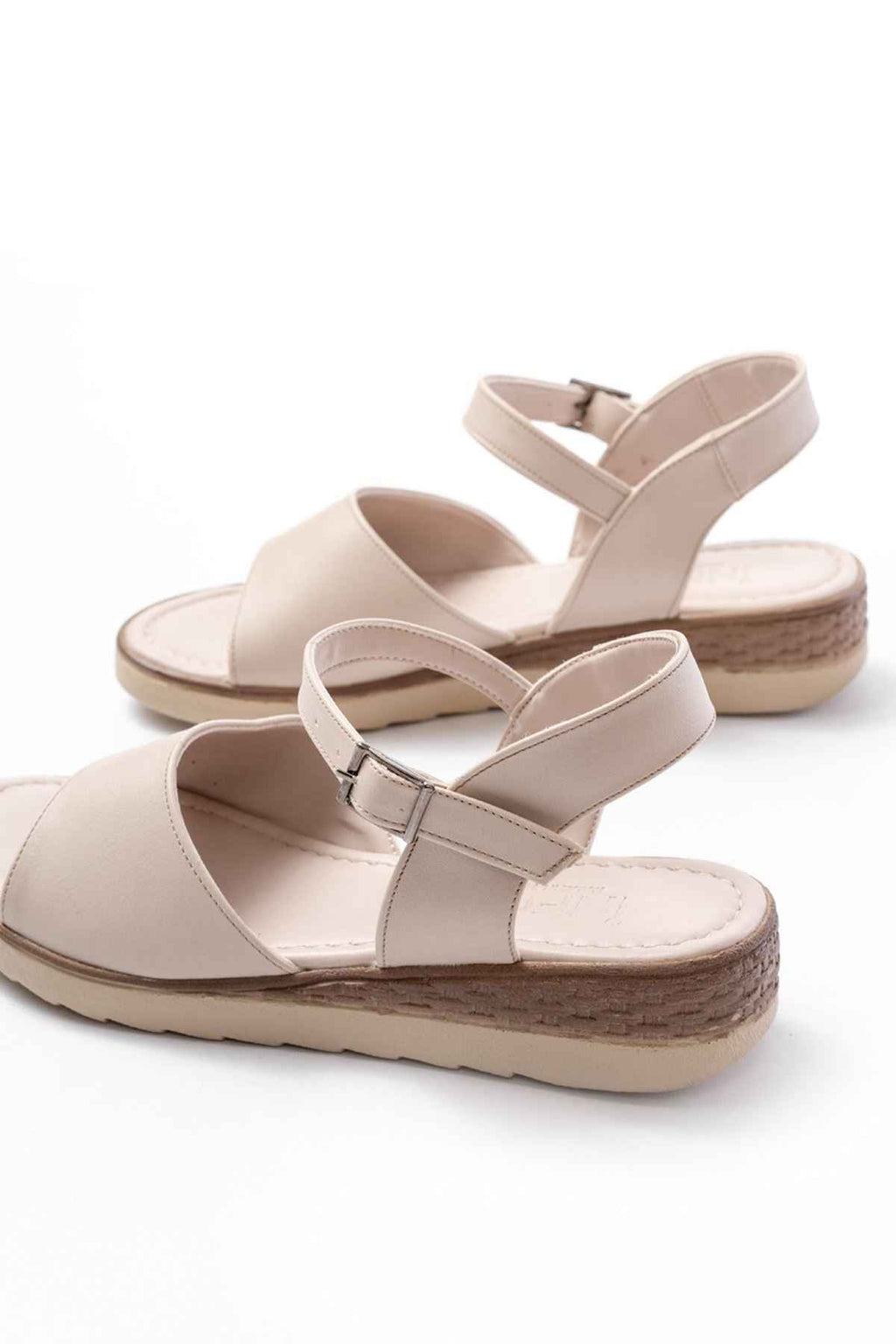 Ayakkabı Aşkı 692-500 Bej Ortopedik Taban Tokalı Kadın Sandalet