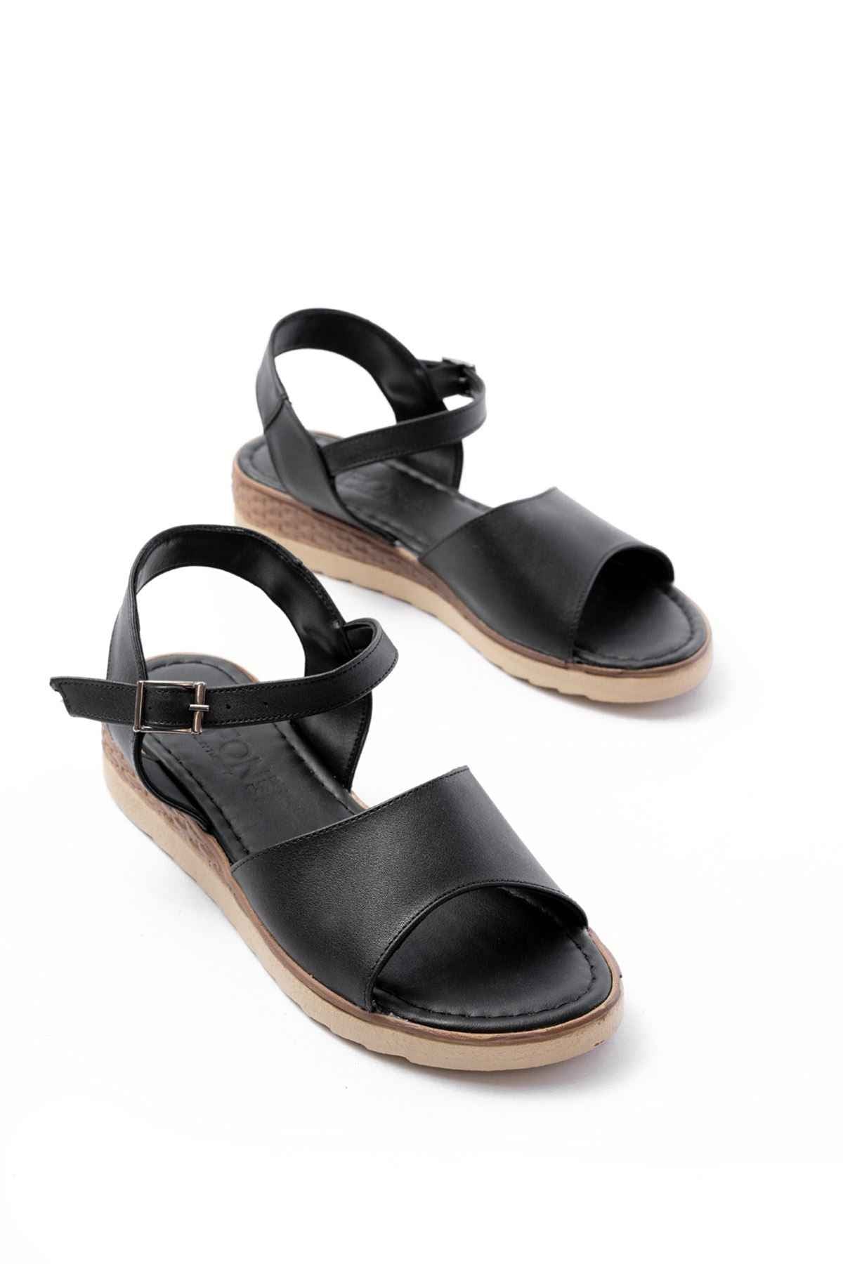 Ayakkabı Aşkı 692-500 Siyah Ortopedik Taban Tokalı Kadın Sandalet