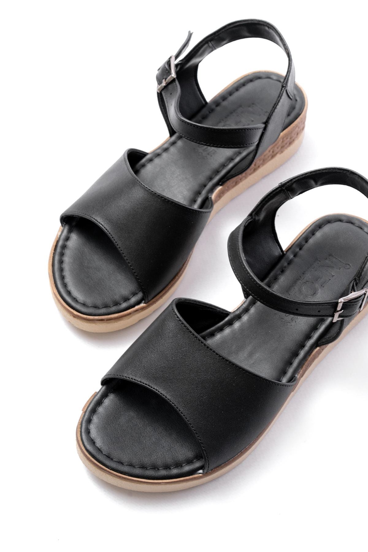 Ayakkabı Aşkı Siyah Ortopedik Taban Tokalı Kadın Sandalet