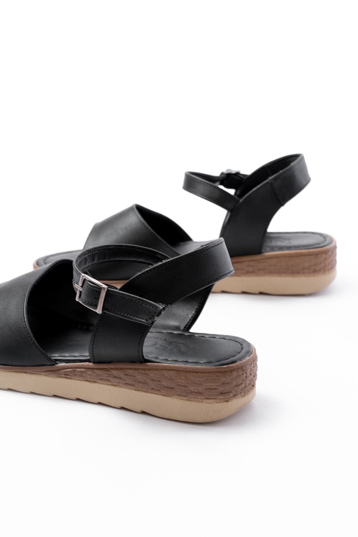 Ayakkabı Aşkı Siyah Ortopedik Taban Tokalı Kadın Sandalet