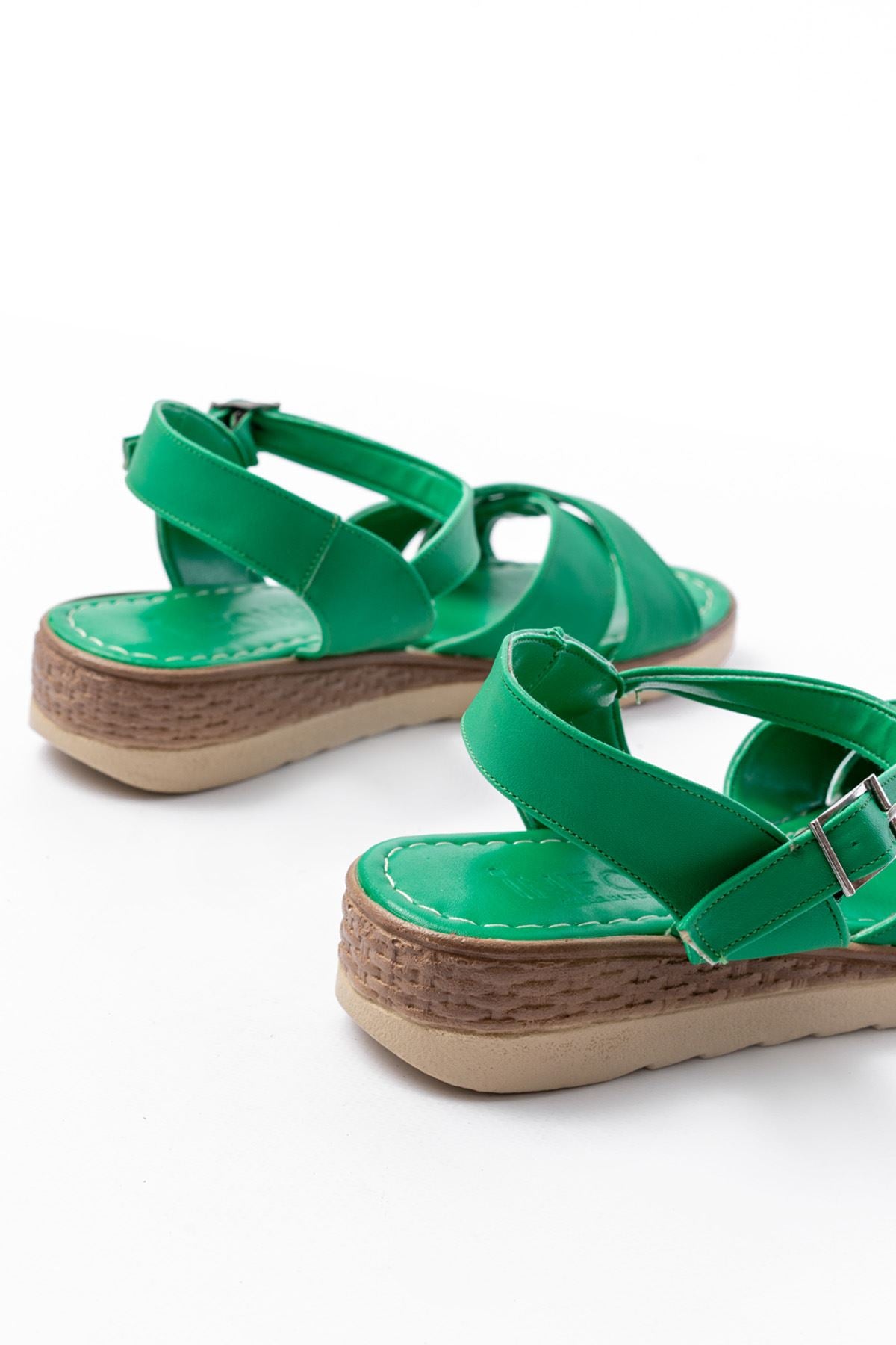 Ayakkabı Aşkı Çimen Yeşili Ortopedik Taban Çapraz Tokalı Kadın Sandalet - Ayakkabı Aşkı