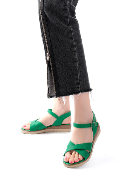 Ayakkabı Aşkı Çimen Yeşili Ortopedik Taban Çapraz Tokalı Kadın Sandalet