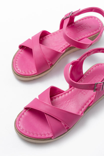 Ayakkabı Aşkı Fuşya Ortopedik Taban Çapraz Tokalı Kadın Sandalet