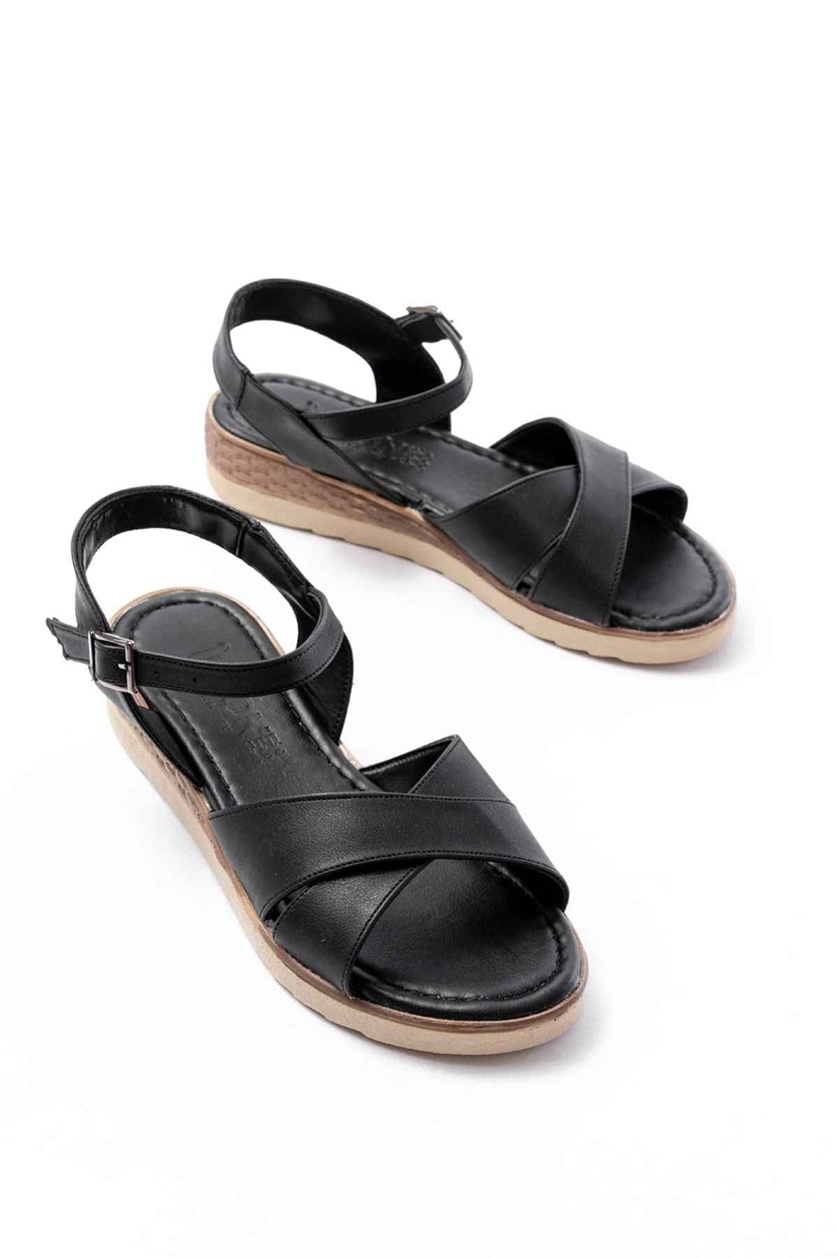 Ayakkabı Aşkı 692-564 Siyah Ortopedik Taban Çapraz Tokalı Kadın Sandalet