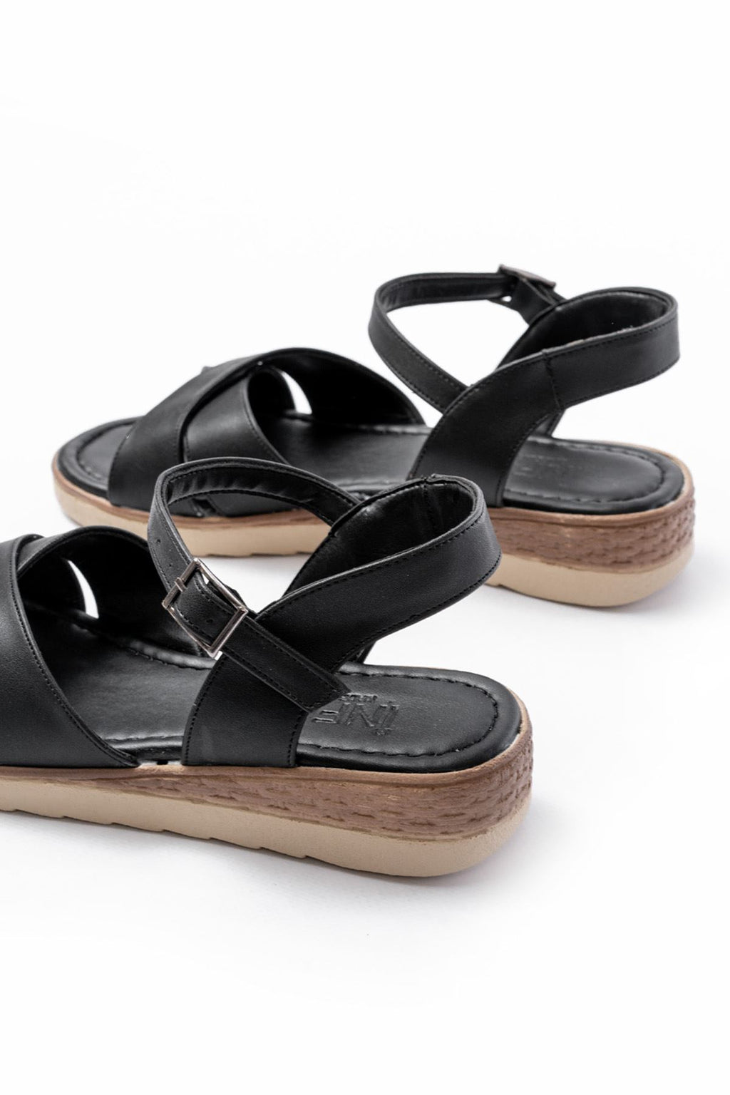 Ayakkabı Aşkı Siyah Ortopedik Taban Çapraz Tokalı Kadın Sandalet