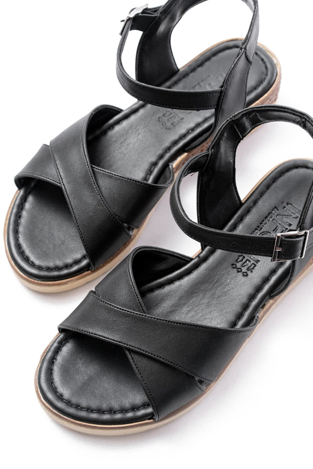 Ayakkabı Aşkı Siyah Ortopedik Taban Çapraz Tokalı Kadın Sandalet