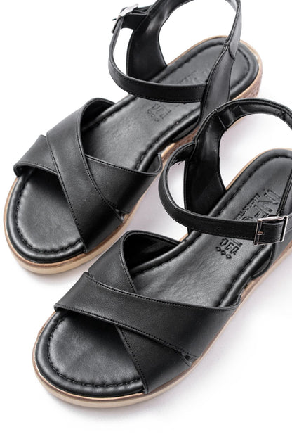 Ayakkabı Aşkı Siyah Ortopedik Taban Çapraz Tokalı Kadın Sandalet