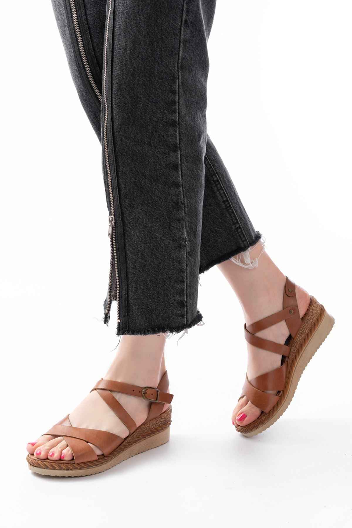 Ayakkabı Aşkı 731-045 Taba Çapraz Hakiki Deri Dolgu Topuklu Günlük Kadın Sandalet