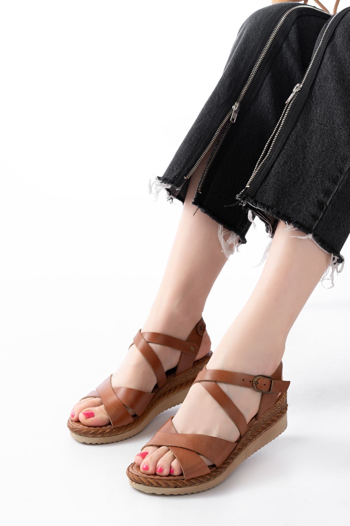 Ayakkabı Aşkı Taba Çapraz Hakiki Deri Dolgu Topuklu Günlük Kadın Sandalet