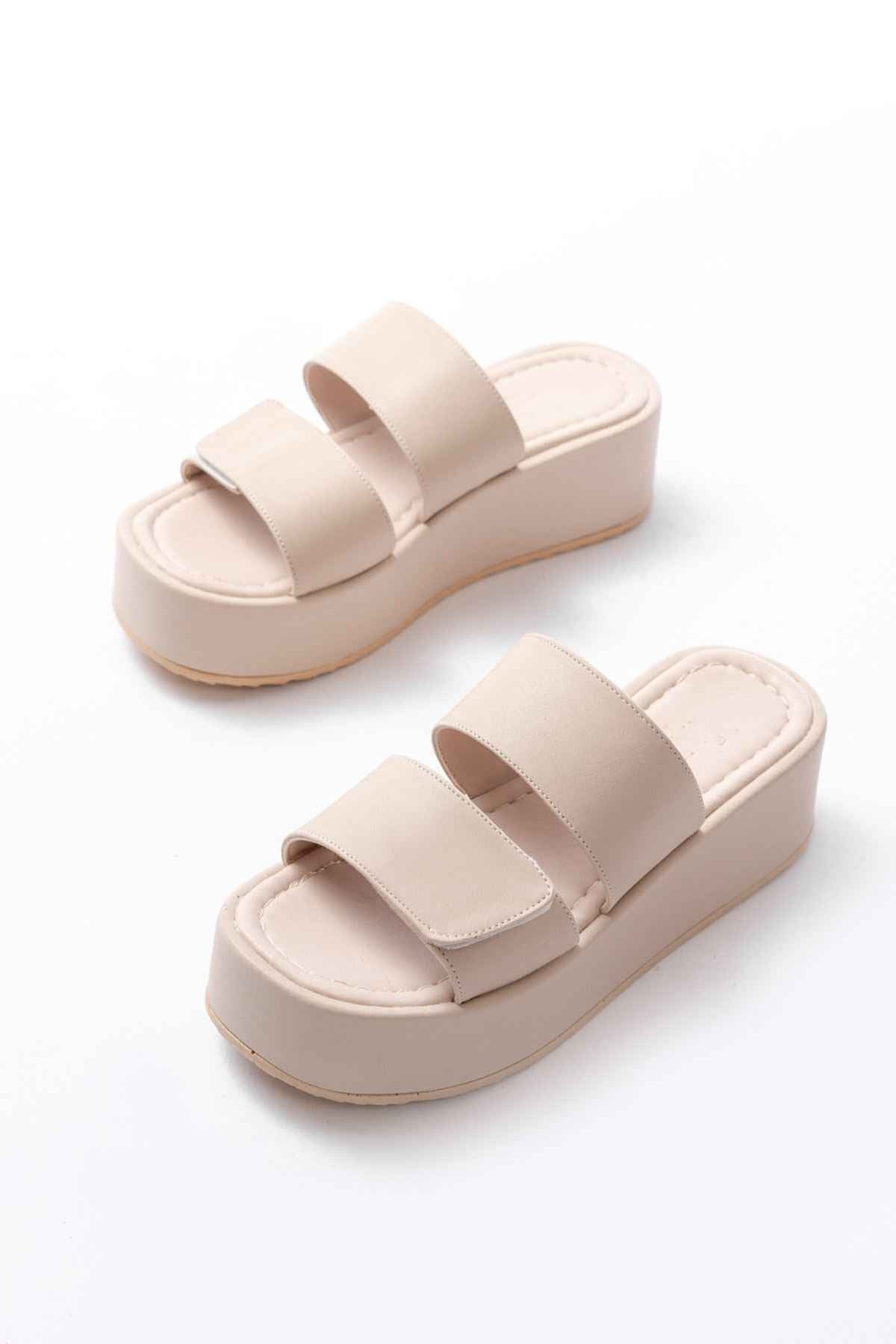 Ayakkabı Aşkı 861-1034 Bej  Çıtçıtlı Dolgu Topuk Kadın Terlik