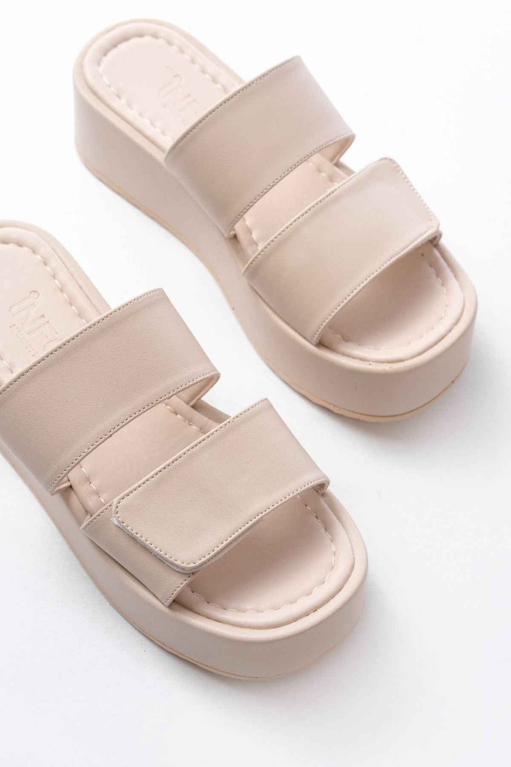 Ayakkabı Aşkı 861-1034 Bej  Çıtçıtlı Dolgu Topuk Kadın Terlik