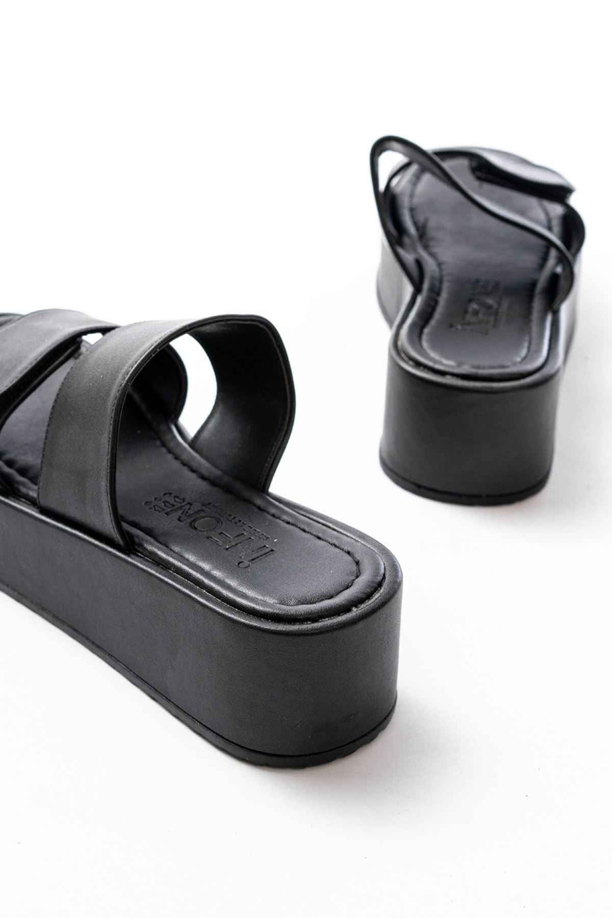 Ayakkabı Aşkı 861-1034 Siyah Çıtçıtlı Dolgu Topuk Kadın Terlik