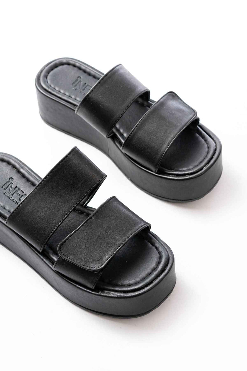 Ayakkabı Aşkı 861-1034 Siyah Çıtçıtlı Dolgu Topuk Kadın Terlik